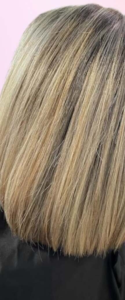 Balayage rubio en bob recto